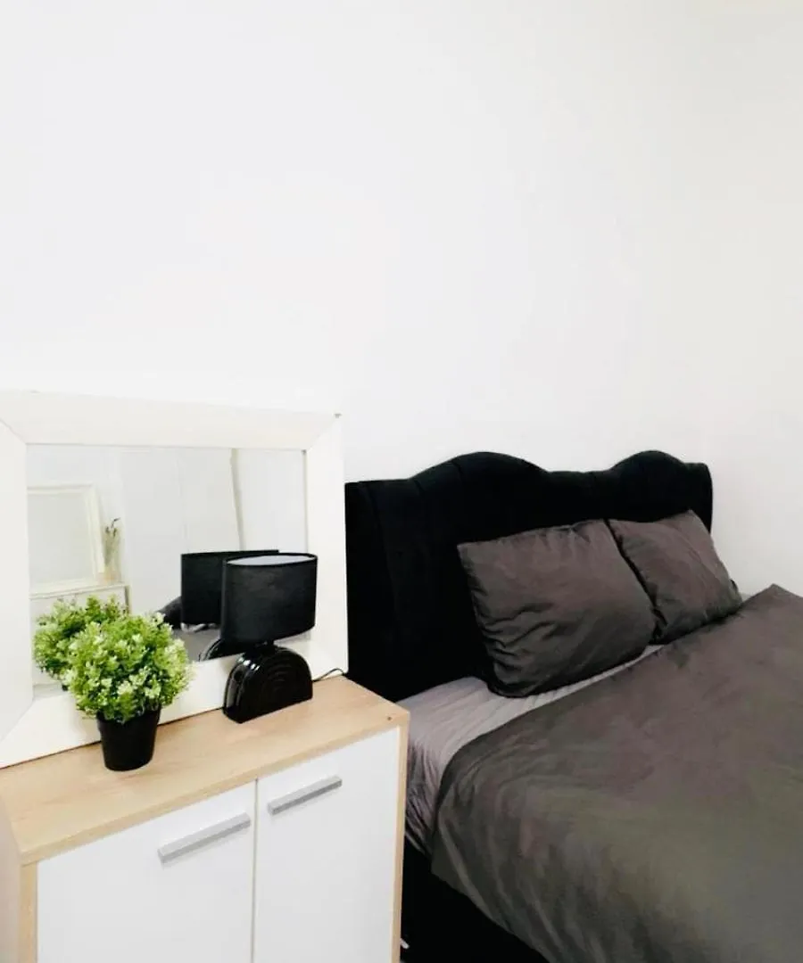 Stylish Studio Apt, 15 Minutes To Rathausplatz Vienna Apartment